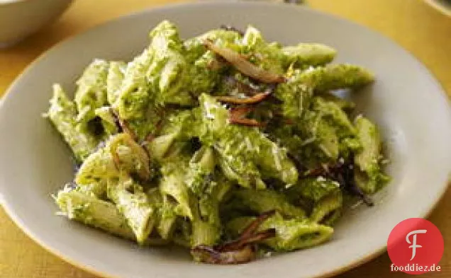 Pasta Mit Haselnuss-Spinat-Pesto