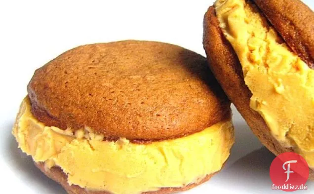 Holiday Treat: Süßkartoffel- und Lebkuchen-Eiscreme-Sandwiches
