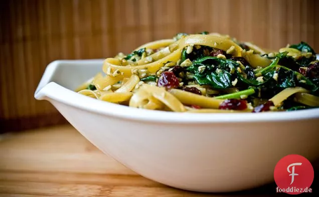 Pepita Fettucini Mit Spinat Und Preiselbeeren