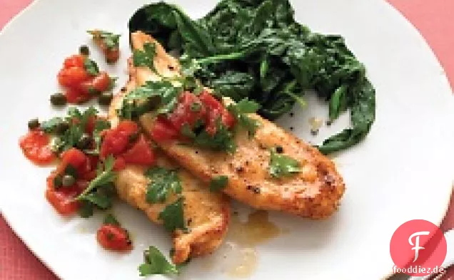 Sautiertes Hähnchen mit Tomatenrelish und Spinat