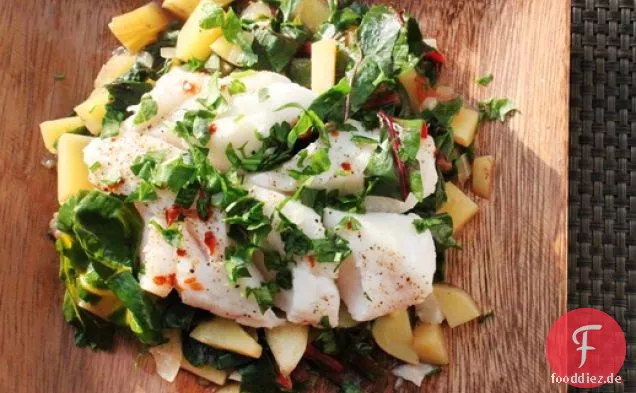 Gedämpfter Fisch mit Mangold und Kartoffelhasch