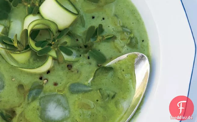 Gekühlte Zucchinisuppe mit Purslane