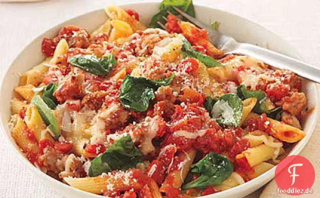 Penne mit Spinat und Wurst