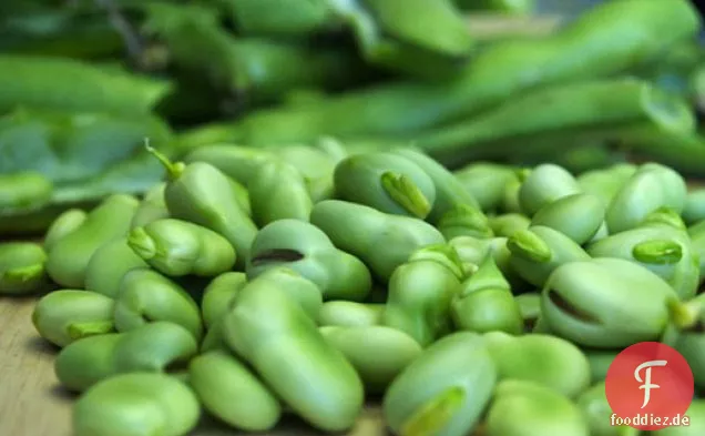 Cook the Book: Linguine mit Fava-Bohnen, Knoblauch, Tomaten & Semmelbröseln