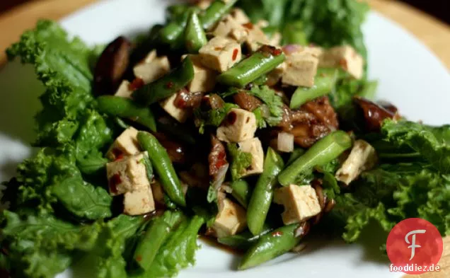 Abendessen heute Abend: Tofu, Grüne Bohnen und Shiitake-Salat