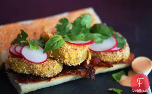 Gebratene Tomatillo und würzige Mayo-Sandwiches