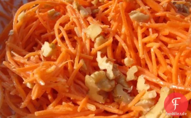 Französisch im Nu: Einfacher Karottensalat mit Senf und Walnüssen