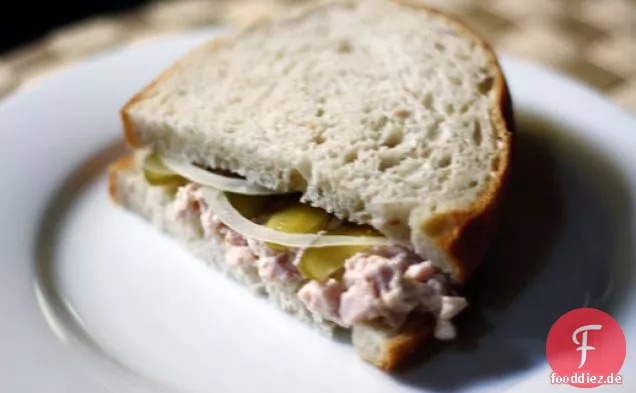 Abendessen heute Abend: Deviled Schinken Salat Sandwiches