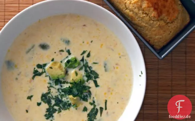 Abendessen heute Abend: Cremige Maissuppe mit geröstetem Poblano Chile