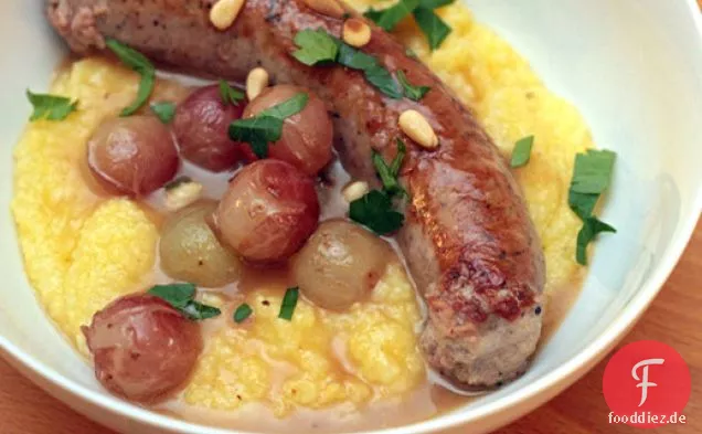 Fenchelwurst mit faltigen Trauben und Traubenextrakt