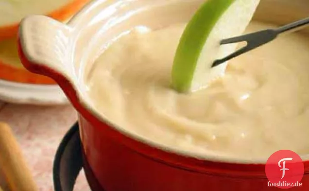 Käsefondue mit Äpfeln