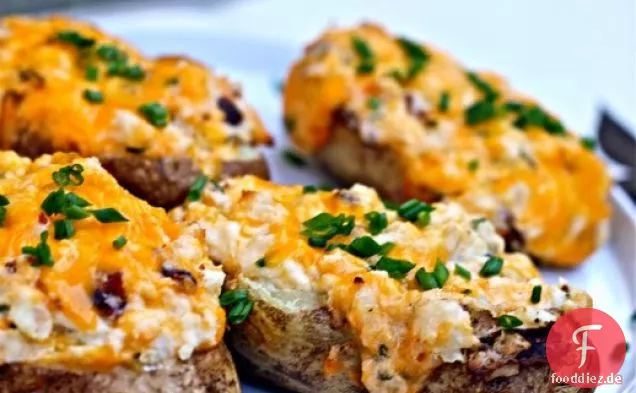 Gegrillte, doppelt geladene Ofenkartoffeln