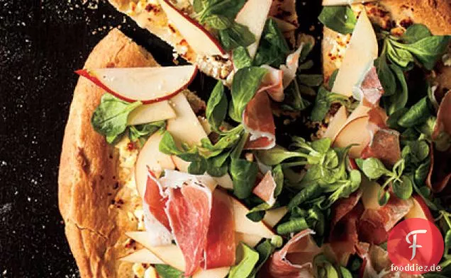 Honig-Weizen-Pizza mit Birnen-Prosciutto-Salat