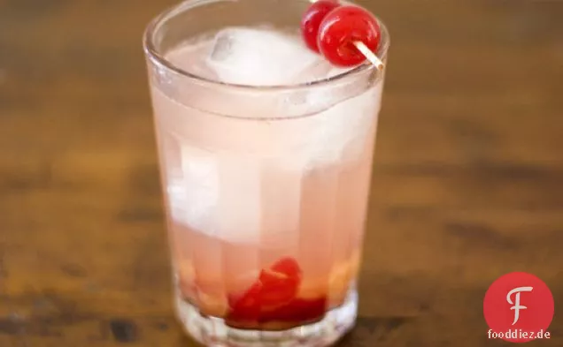 Sauerkirsche Gin Cocktail