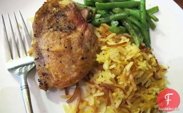 Skillet Huhn mit hausgemachtem Reis-A-Roni und grünen Bohnen