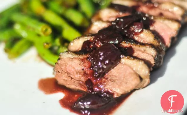 Gepfefferte Entenbrust mit Kirsch-Port-Sauce