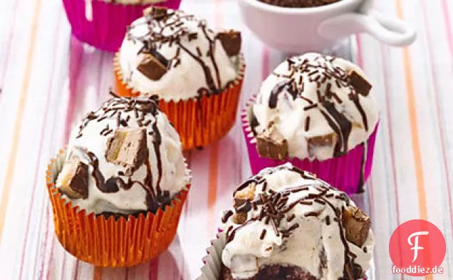 Schokoladen-Karamell-Eis-Cupcakes