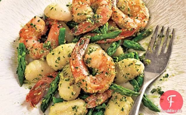 Gnocchi mit Garnelen, Spargel und Pesto