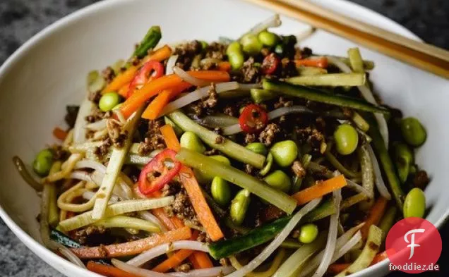 Fuchsia Dunlop ' s Zhajiang-Nudeln (Zha Jiang Mian)