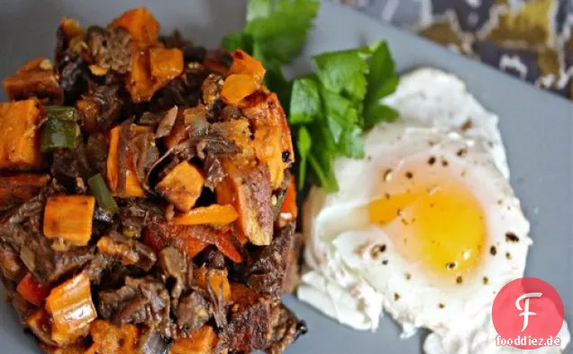 Whiskey Brisket und Süßkartoffel-Hash