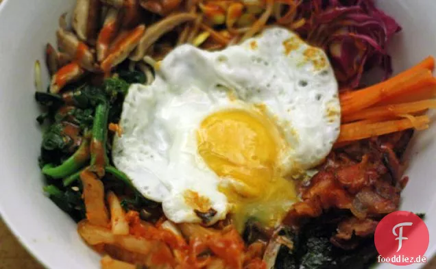 Bibimbap mit Speck und Kimchi
