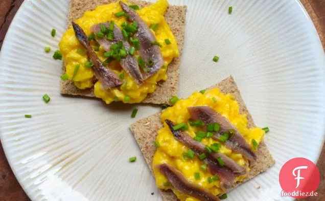 Scotch Woodcock (Cremiges Rührei und Sardellen auf Toast)