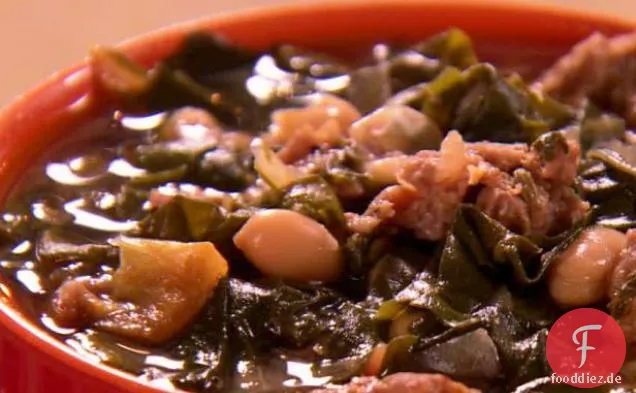 Wurst, weiße Bohnen und Mangoldsuppe