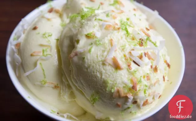 Geröstetes Kokos-Limetten-Eis