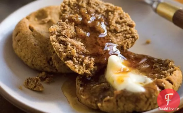 Gluten- und zuckerfreie Süßkartoffel-, Pekannuss- und Ingwerkekse