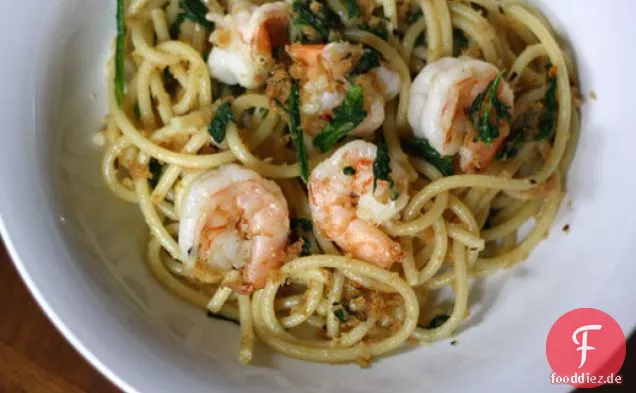 Bucatini mit Würzigen Garnelen, Rucola und Paniermehl