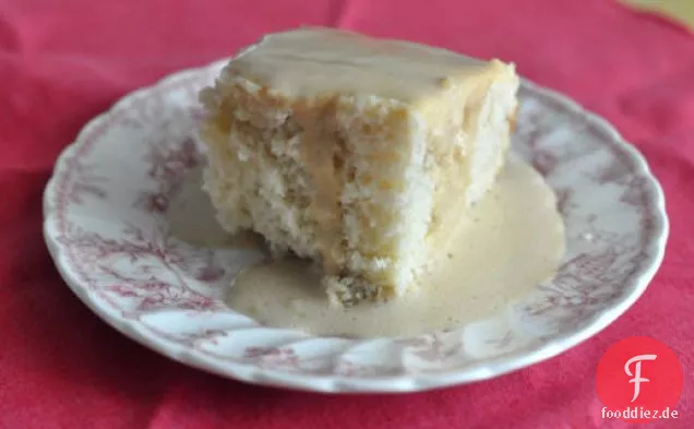 Cottage Pudding mit Brandy Karamellsauce