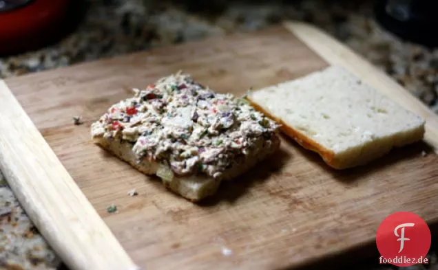 Abendessen heute Abend: Mediterraner Thunfischsalat auf Focaccia