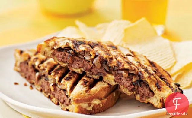 Patty Schmilzt mit Gegrillten Zwiebeln