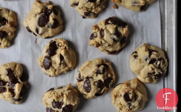 Chunky Schokolade-Chip-Walnuss-Cookies