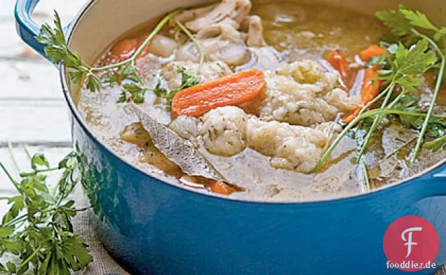 Hühnchen-Gemüse-Suppe mit Kräuterknödeln
