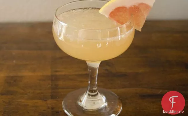 Pomelo und basilikum-Cocktail