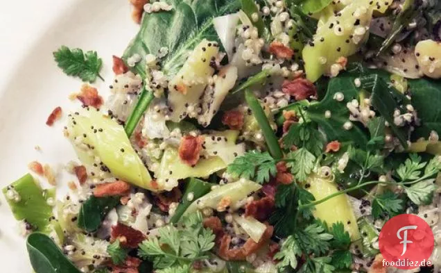Gesprenkelter Salat mit Quinoa, Lauch, Speck und Kerbel aus 'Home Made Winter