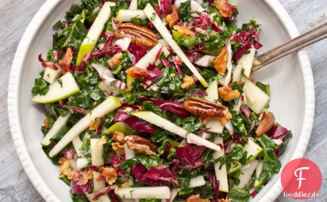 Ernste Salate: Grünkohl-, Apfel- und Pancetta-Salat