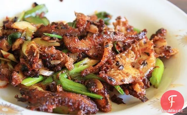 Gebratene Kutteln mit Chilibohnenpaste