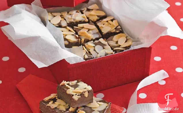 Schokoladen-Mandel-Fudge-Quadrate