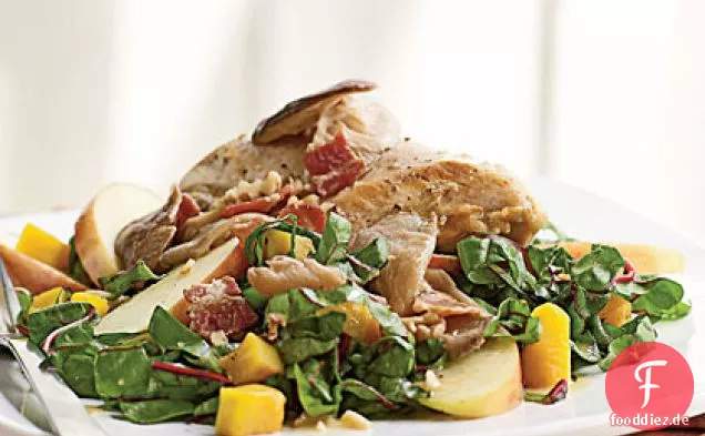 Pan-Gebratenes Huhn, Kürbis und Mangold-Salat mit Speck-Vinaigrette