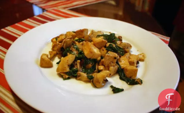 Abendessen heute Abend: Drei-Gänge-Tofu mit Austernpilzen und Spinat