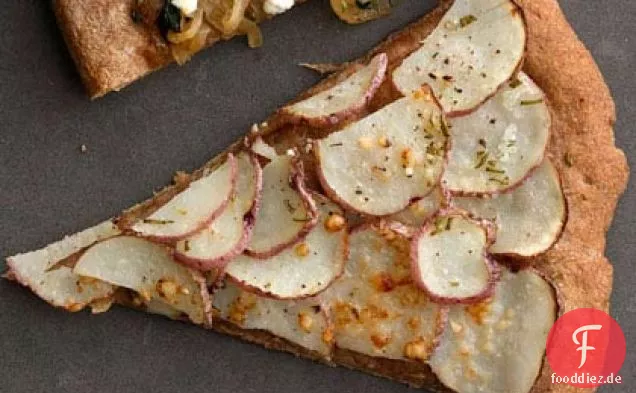 Rote Kartoffel-Rosmarin-Pizza