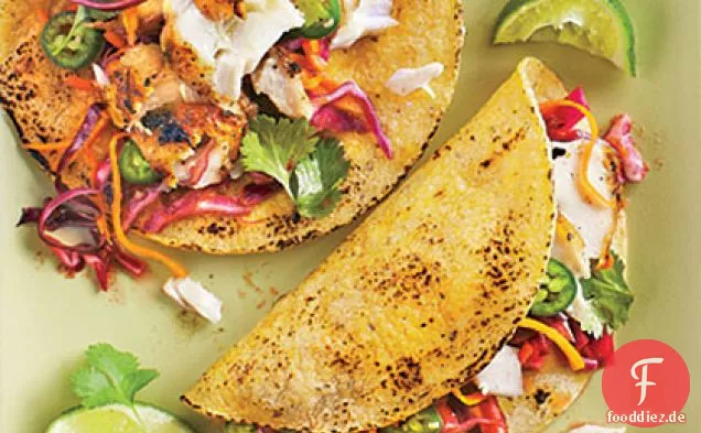 Gegrillter Fisch Tacos mit Jalapeño-Kohlkraut