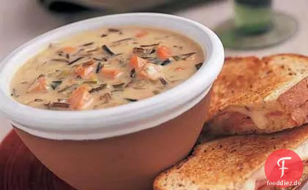 Cremige Wildreissuppe mit geräuchertem Truthahn