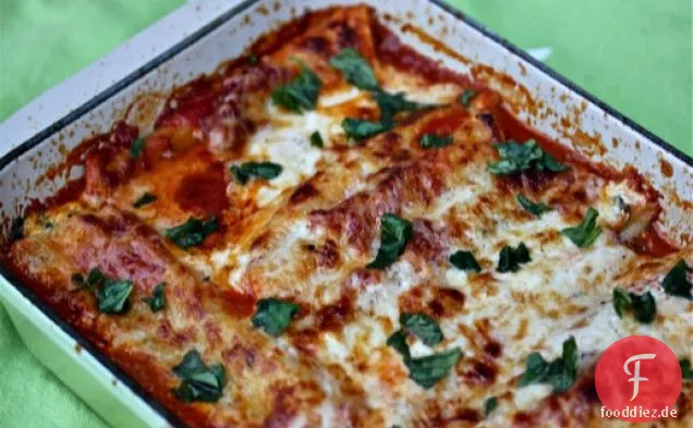Spinat-Cannelloni-In Tomaten Und Crème Fraîche Saucen