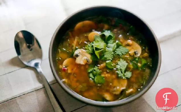 Pilz-Ingwer-Suppe mit geschälter Gerste