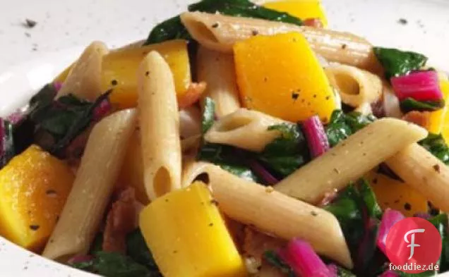 Penne mit geschmortem Kürbis und Grüns Rezept