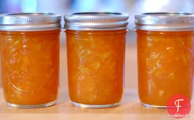 Karotte Orangenmarmelade mit Zimt und goldenen Rosinen