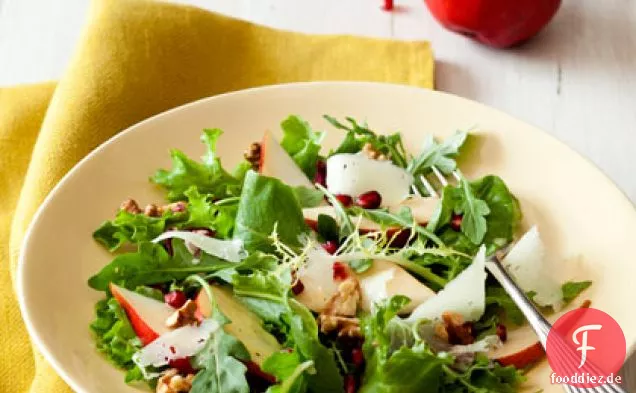 Birnen-Manchego-Salat mit Walnuss-Dressing